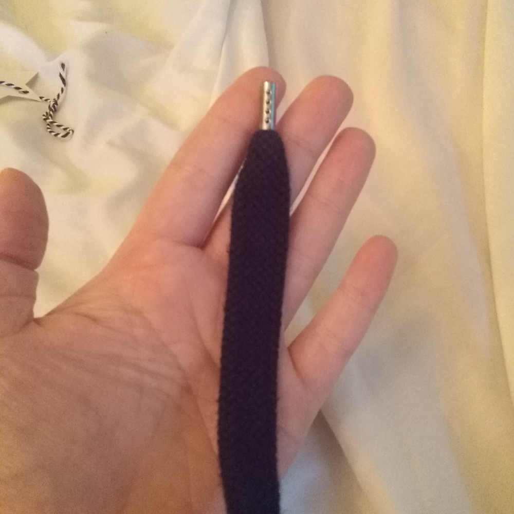 H & M sleeveless, zip, black hoodie - Picture 7 of 8
